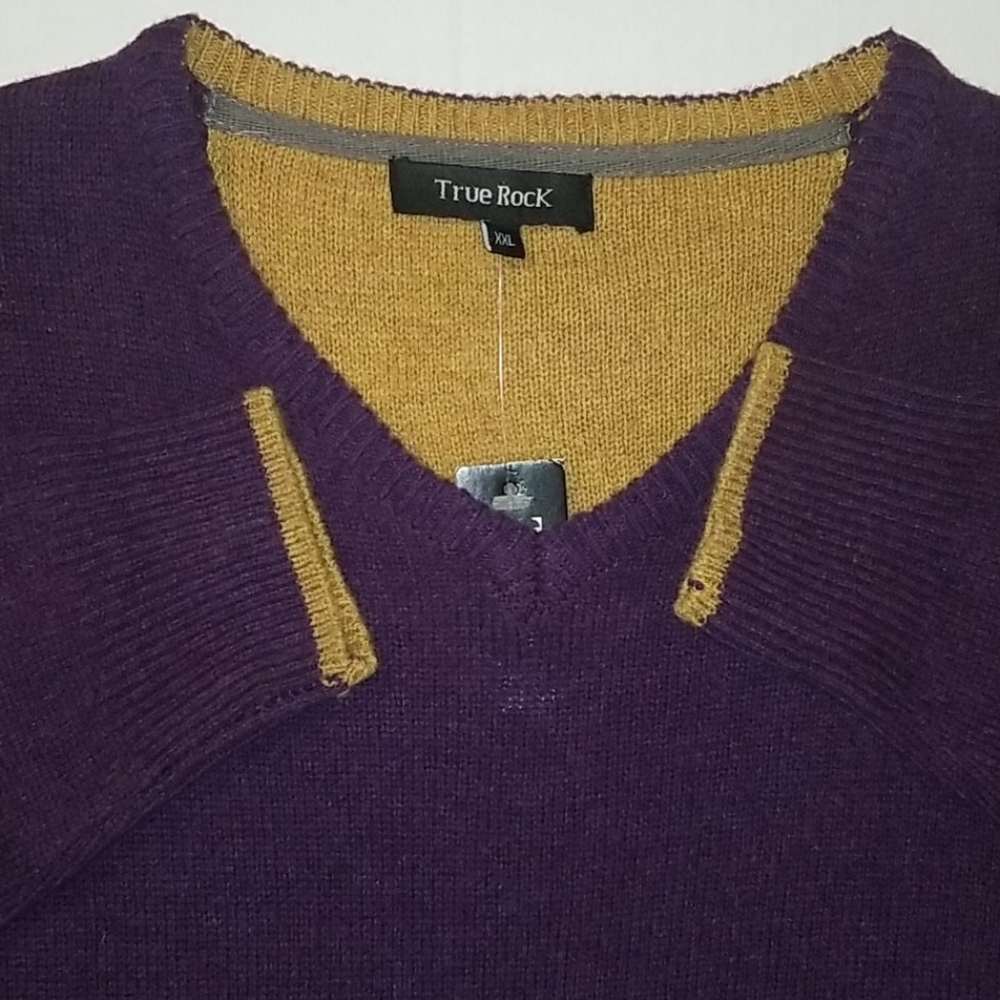 100% Wool Long Sleeve V Neck Sweater NWT